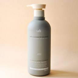 Слабокислотный шампунь для жирной кожи головы Lador Anti Dandruff Shampoo 530 мл